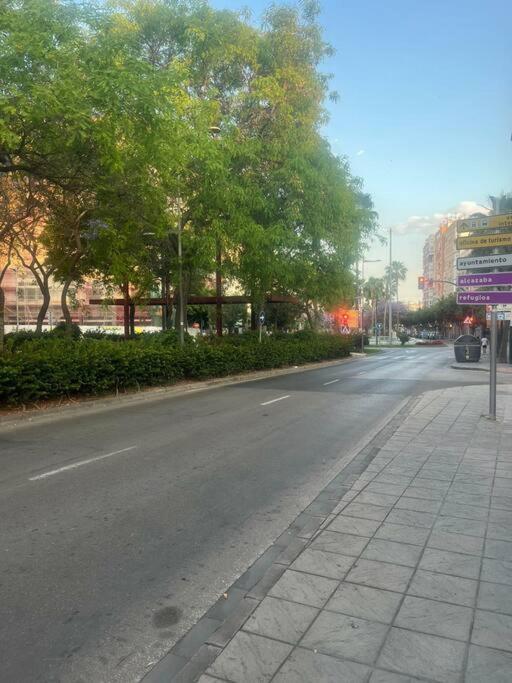 Apartamento Rambla De Almeria Bagian luar foto
